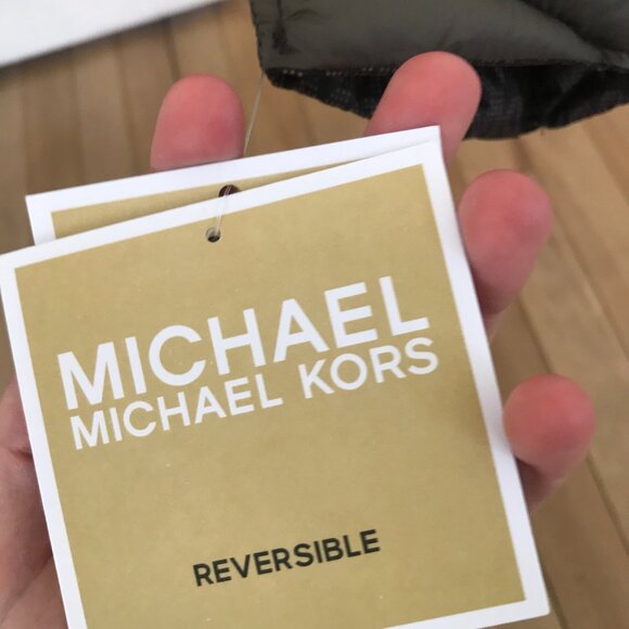 NWT Michael Kors Jacket - Chevron Logo Print Quilted Nylon Reversible Jacket - Picture 2 of 5